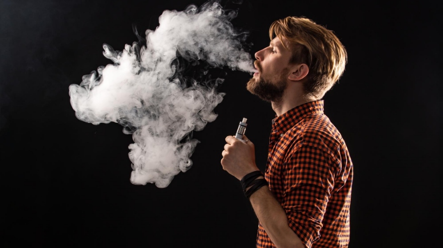 The location where you intend to smoke your vape does matter when choosing the right weed vape pen. Will you be out and about, or will you be smoking at home? 