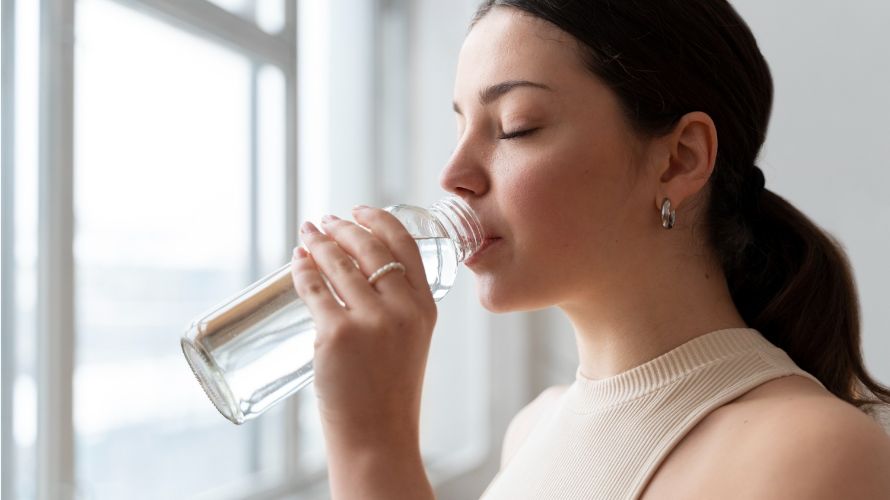 One common experience of people who take cannabis is that they usually experience dry mouth. There is an increased desire to drink more water, so you should always have water handy. 