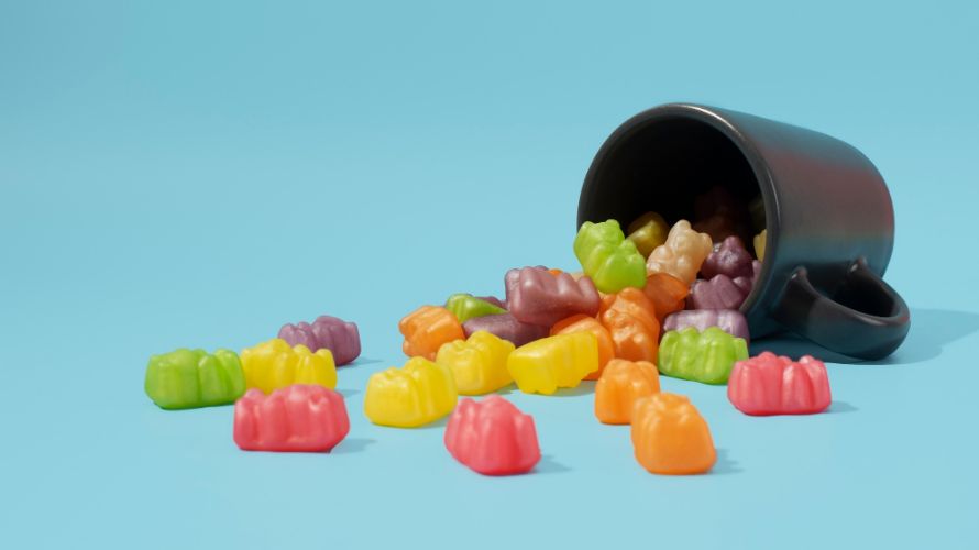 One of the coolest things about gummy edibles in Canada is that they come in all sorts of fun shapes and sizes. You can find gummies that look like bears, worms, rings, and even pizza slices! 