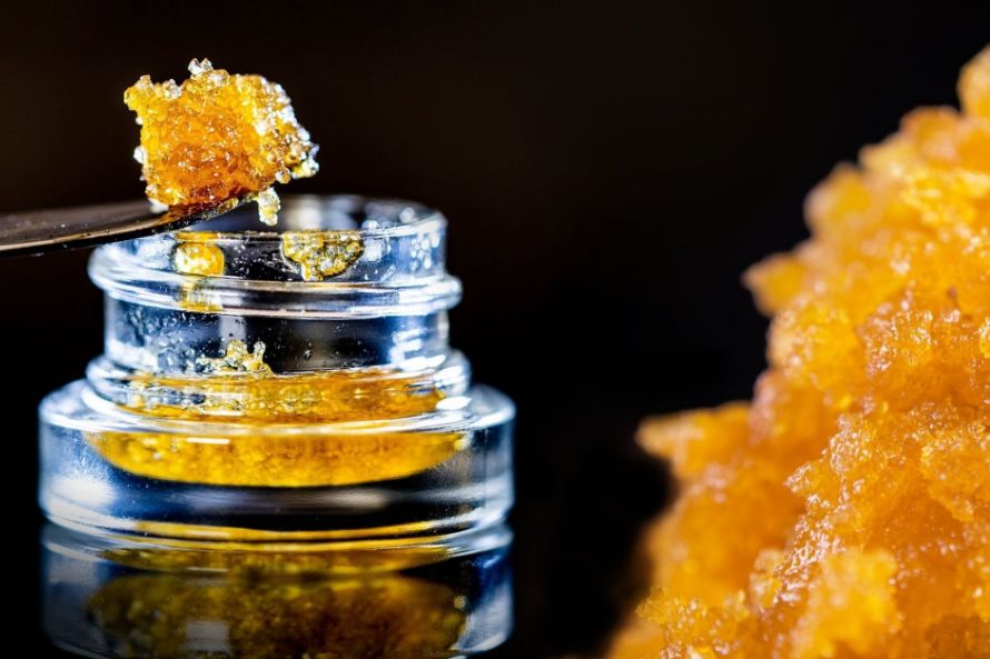 Buying live resin online is easy! Here’s what you need to know about this concentrate before you buy some from an online dispensary near you.