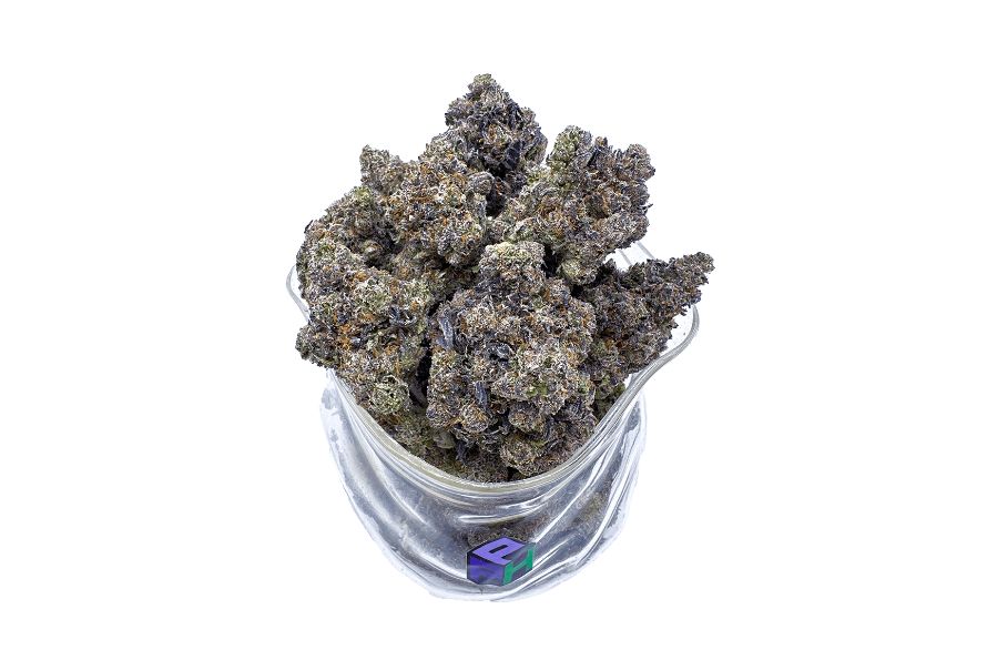 White Widow strain is one of our bestselling cultivars. This fragrant flower is ideal for seasoned and beginner stoners looking for a euphoric buzz.