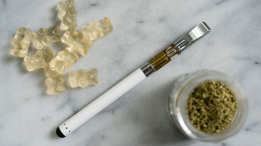 Proponents of vaping vs smoking weed say that vaping weed is healthier than smoking weed. Current research shows that they are onto something.