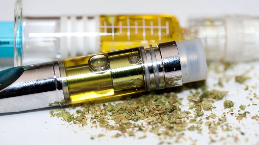 Vaping is a relatively novel way of consuming cannabis. This method utilizes a handheld device called a weed pen, vape, THC pen or e-cig.